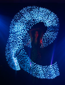 Pixel-Poi LED-Act mit weihnachtlichen Motiven