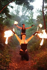 Feuershow Flammen Feeding the Fish Brandenburg